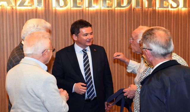 Osmangazi Belediye Başkanı Aydın, makamının kapılarını halka açtı
