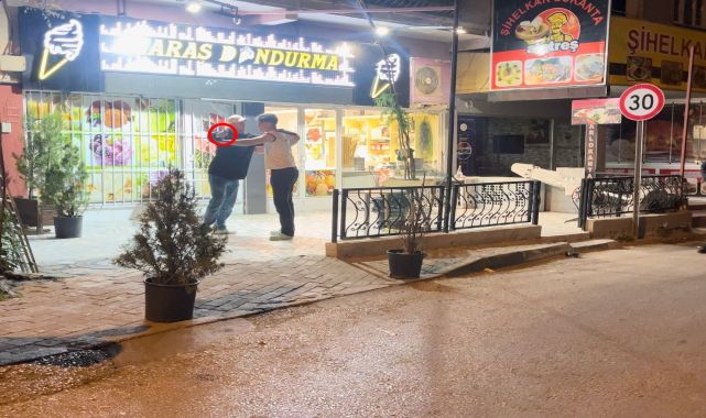 Tartıştığı babası evden kovunca kardeşini bıçakla rehin aldı