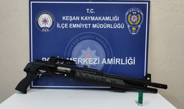 Asker eğlencesinde pompalı tüfekle havaya ateş açan kişiye gözaltı