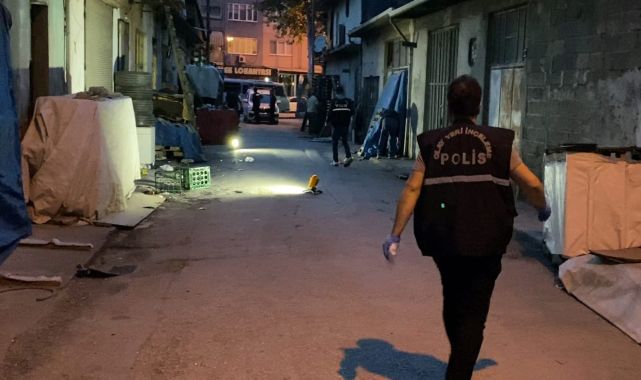 Birlikte alkol alırken tartıştığı arkadaşını, kırık şişeyle boğazından yaraladı