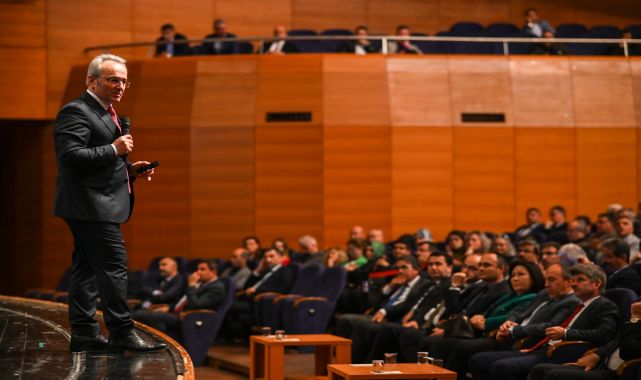 Bursa’daki okul müdürlerine yeni müfredat anlatıldı