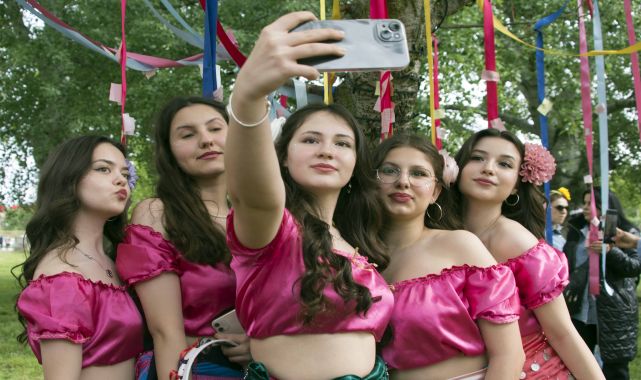 Edirne&#039;de Kakava ve Hıdrellez Şenlikleri renkli görüntülerle başladı