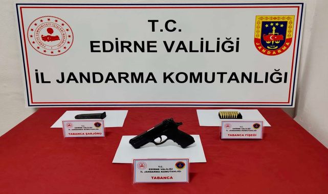 Edirne’de ruhsatsız tabanca ve mermi ele geçirildi