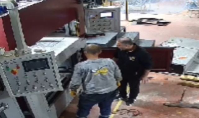 Fabrika sahibinin pres makinesine sıkışıp öldüğü kaza kamerada