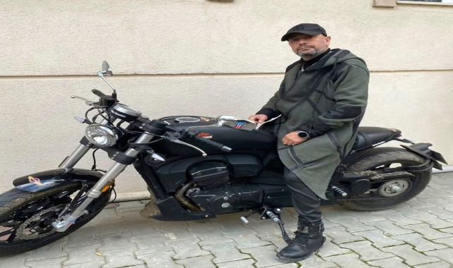 Hafif ticari araçla çarpışan motosiklet sürücüsü, hayatını kaybetti