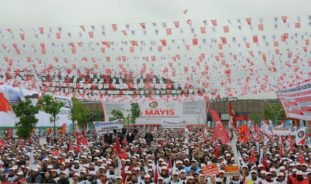 HAK-İŞ Genel Başkanı Arslan: Alanların kutsallığı değil, terleyen alınların kutsallığını göstermek için buradayız