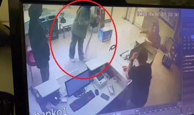 İnternetten sipariş ettiği kedi kumu paketi delik çıkınca, kargo şirketini basıp çalışanlara saldırdı
