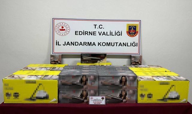 Kargo kolilerinden 250 bin liralık kaçak elektronik eşya çıktı