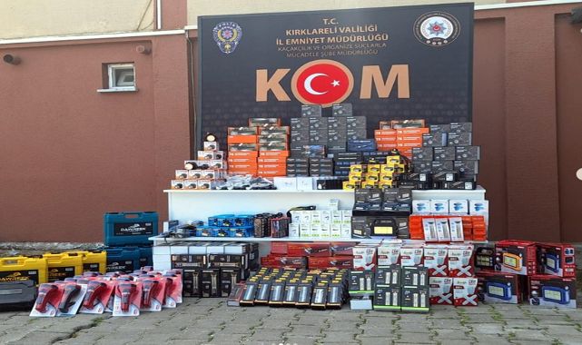 Kırklareli'nde kaçak elektronik eşya ve içki ele geçirildi