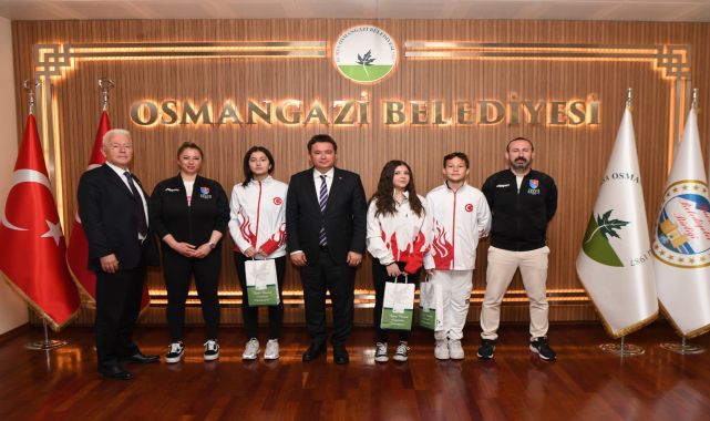 Osmangazi Belediye Başkanı Aydın, şampiyon sporcularıı ağırladı