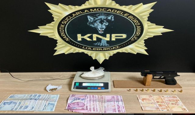 Polisi görünce araçtaki uyuşturucuları atan 3 şüpheli tutuklandı