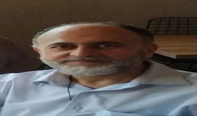 TIR'ın savrulan dorsesine çarpan hafif ticari araçta ölen 3 kişi toprağa verildi