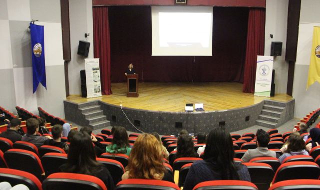 Trakya Üniversitesi 'Biyoteknoloji Günleri'nde sektör temsicileri öğrencilerle buluştu