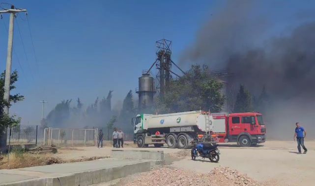 Bursa'da geri dönüşüm tesisinde yangın