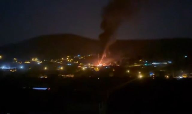 Bursa'da kimyasal madde deposunda yangın; 1'i itfaiyeci 3 kişi gazdan etkilendi