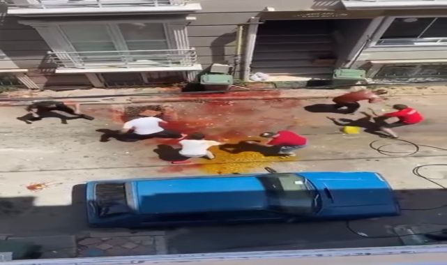 Damadın üzerine yumurta atıp, gıda boyası döktüler