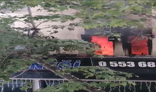 İş merkezinde çıkan yangında 4 iş yeri zarar gördü