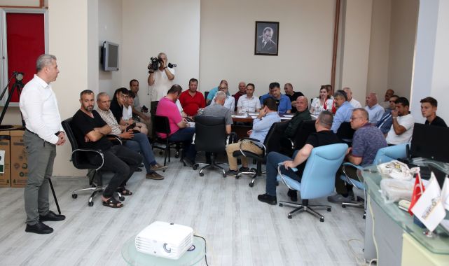 Keşan’da sezonun ilk arpa ve buğday salon satışı yapıldı