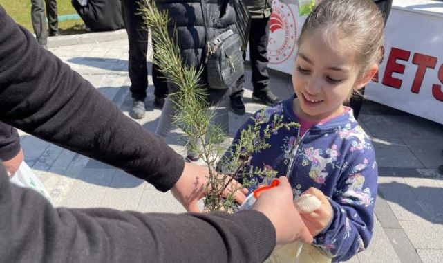 Kırklareli’de Dünya Çevre Günü'nde 500 fidan dağıtıldı