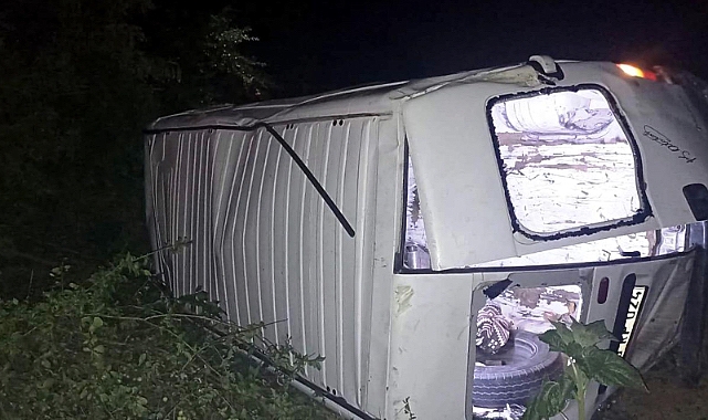 Otomobil Minibüse Arkadan Çarptı, 2’si Çocuk 15 Yaralı