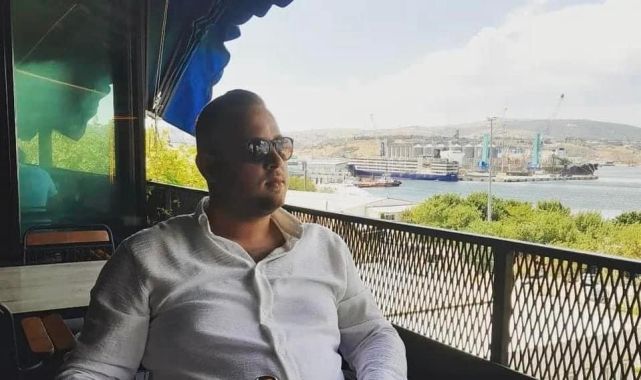 Balıkesir&#039;de otomobil TIR&#039;a çarptı: 3 ölü, 1 yaralı