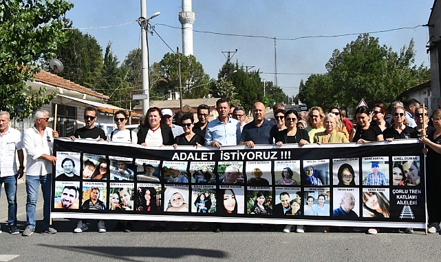 Tren Kazasında Ölen 25 Kişi İçin Anma Etkinliği Düzenlendi