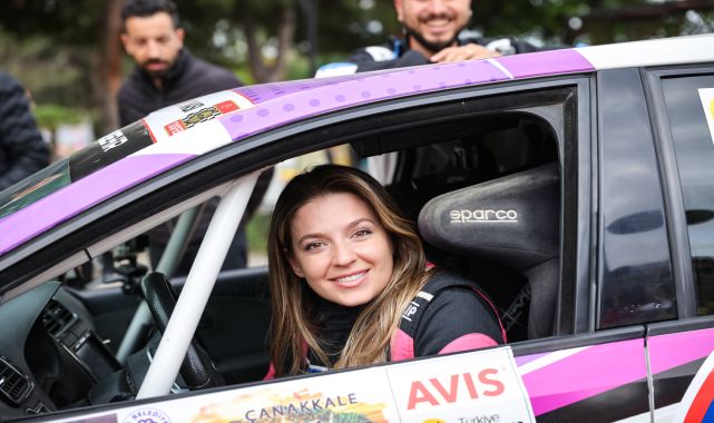 Türkiye'nin ilk engelli kadın pilotu, Avrupa Ralli Şampiyonası'nda direksiyon başına geçecek
