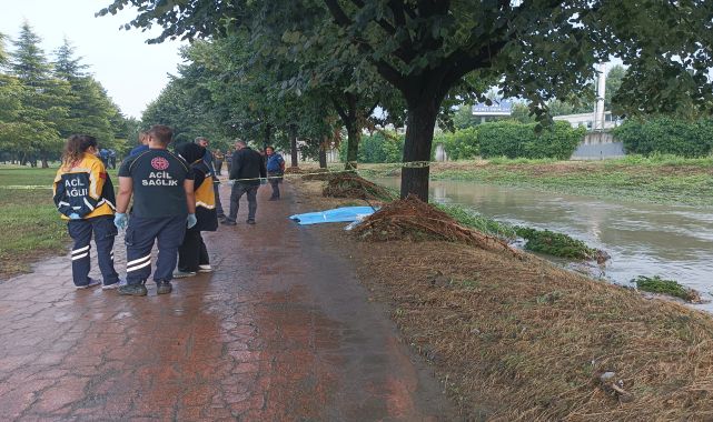 Yağış nedeniyle debisi yükselen Nilüfer Çayı'nda sürüklenen erkek cesedi bulundu