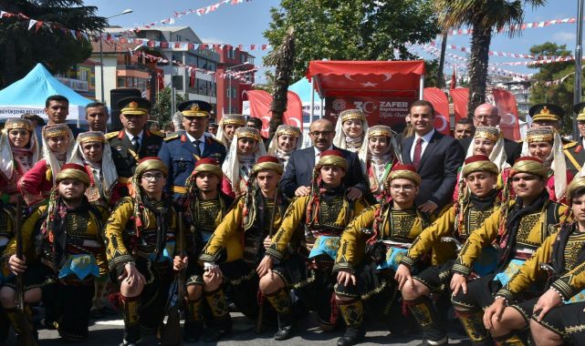 Balıkesir'de 30 Ağustos coşkuyla kutlandı