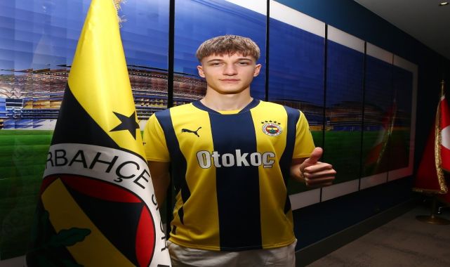 Balıkesirsporlu Arda resmen Fenerbahçe&#039;de