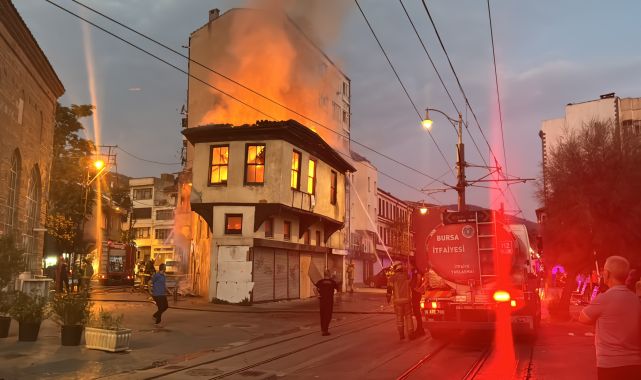 Bursa'da metruk binada çıkan yangın söndürüldü