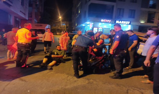 Bursa&#039;da motosiklet kavşakta otomobille çarpıştı