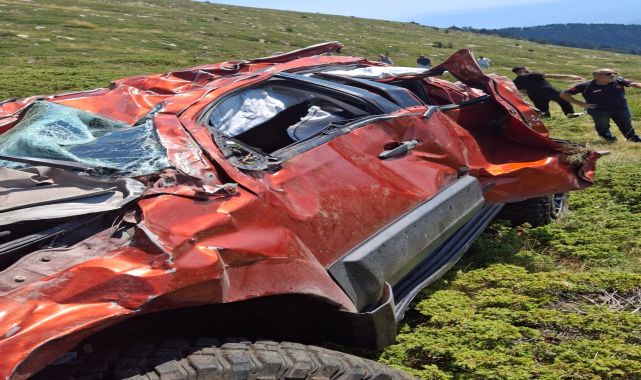Bursa'da off-road aracı, 100 metrelik uçuruma düştü: 2 yaralı helikopterle alındı
