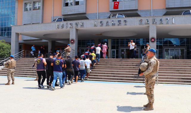 Edirne'de 90 kaçak göçmen ile 18 organizatör yakalandı