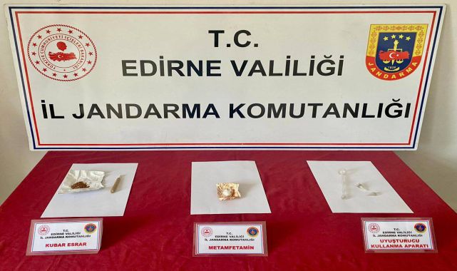 Edirne'de durdurulan araçta uyuşturucu ele geçirildi, sürücü gözaltına alındı