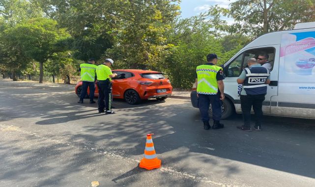Edirne'de trafik uygulamasında 5 sürücüye 27 bin lira ceza
