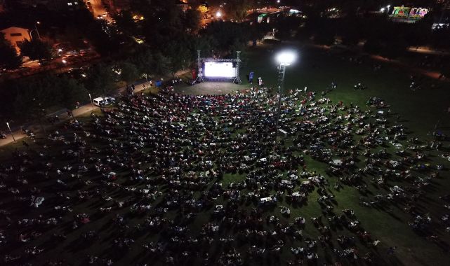 Filenin Sultanları, Bursa'da dev ekranlarda izlendi