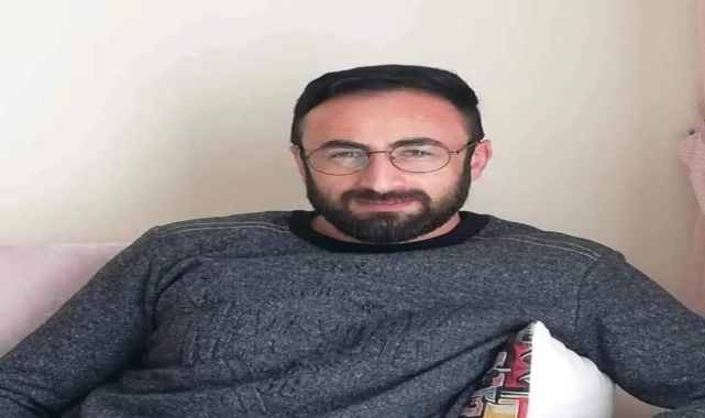Kocaeli'de motosikletle hafif ticari araç çarpıştı: 1 ölü, 2 yaralı