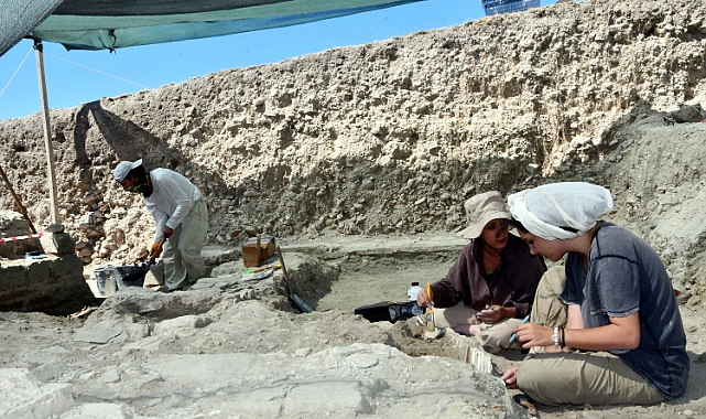Perinthos Antik Kenti'nde Heykel ve Mezar Bulundu