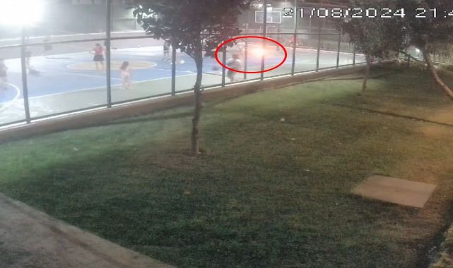 Sitede oynayan çocukların üzerine 'rahatsızlık veriyorlar' diye torpil attı