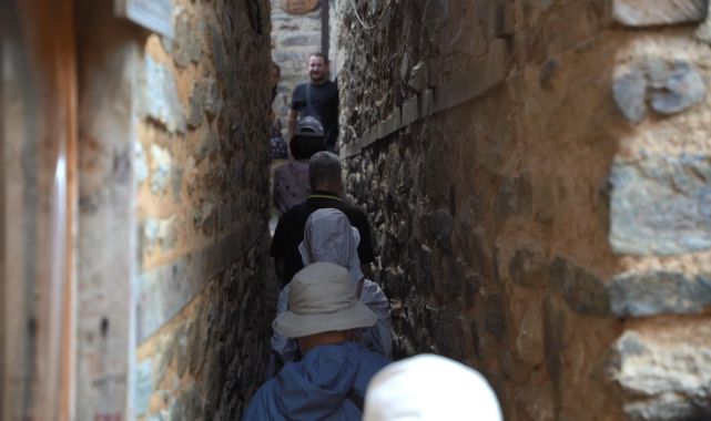 UNESCO dünya mirasındaki 700 yıllık Cumalıkızık'ta, 'Cinaralığı' kuyruğu