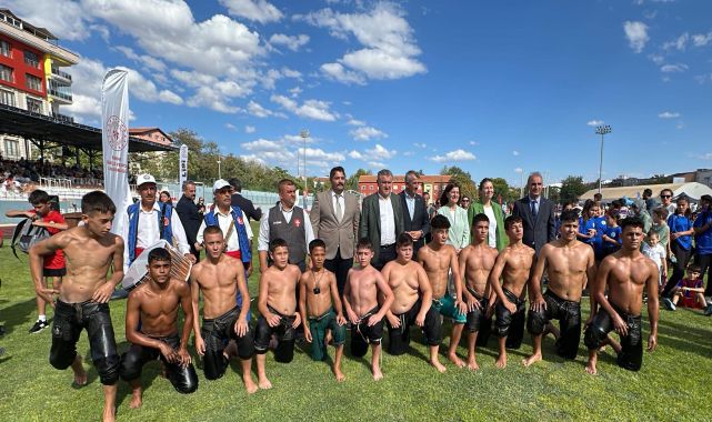 Bakan Bak: Sporda ortaya konulan başarı, dünya çapında (2)