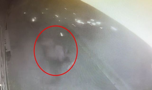 Bursa'da, ehliyetsiz sürücünün kullandığı otomobil kaldırıma çıktı: 4 yaralı