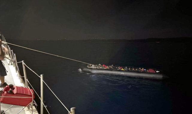 Edirne&#039;de, lastik botta 14&#039;ü çocuk 31 kaçak göçmen yakalandı