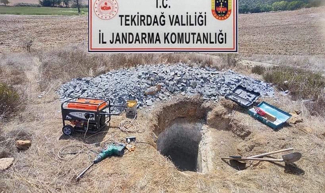 Kaçak Kazı Yaparak Define Arayan 4 Kişi Yakalandı
