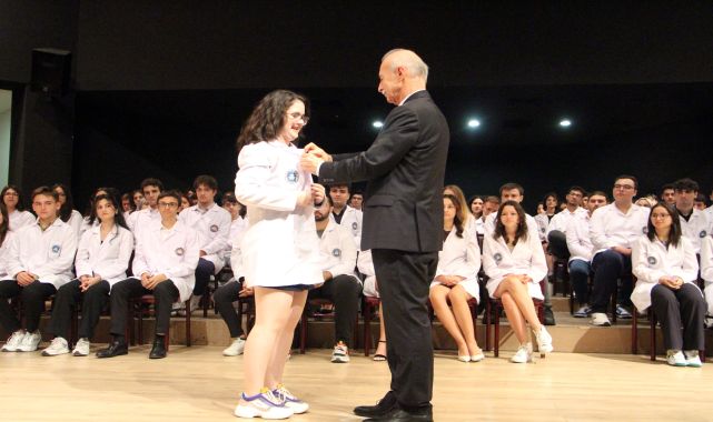 Trakya Üniversitesi&#039;nde hekim adayları için &#039;beyaz önlük&#039; töreni