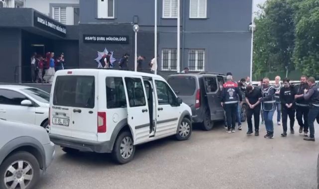 Bursa'da, aranan şüphelilere operasyon: 141'i firari hükümlü 401 gözaltı