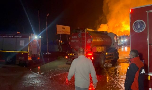 Bursa'da palet fabrikasında yangın (3)