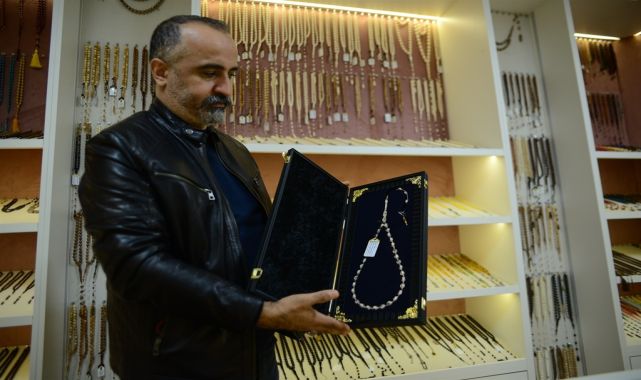 Bursalı iş insanının üniversitede başlayan tutkusu, 2 bin parçalık koleksiyona dönüştü
