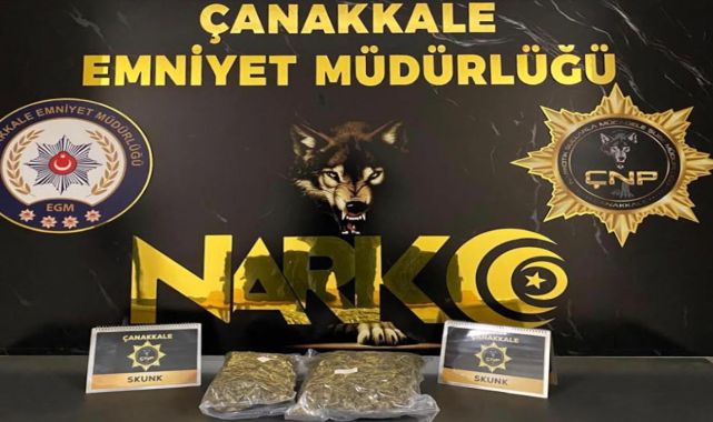 Çanakkale'de durdurulan otomobilde 2 kilo skunk ele geçirildi; 3 tutuklama